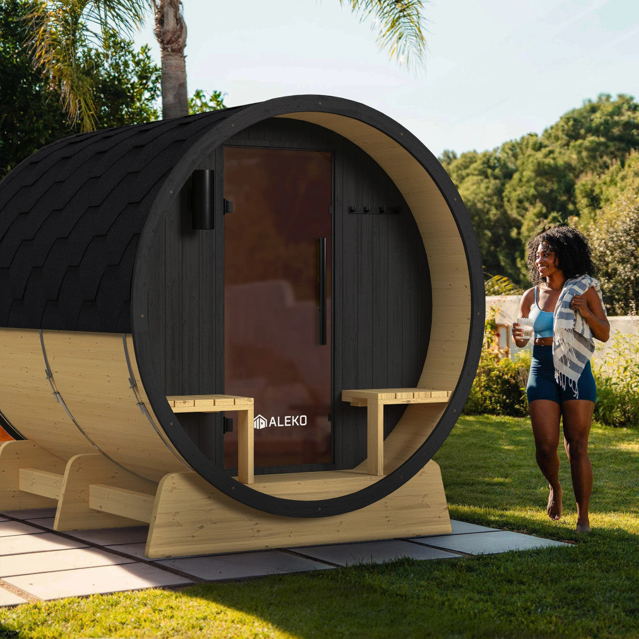 Anemona 6-8 Person Outdoor Finland Pine Traditional Barrel Wet/Dry Sauna with Porch