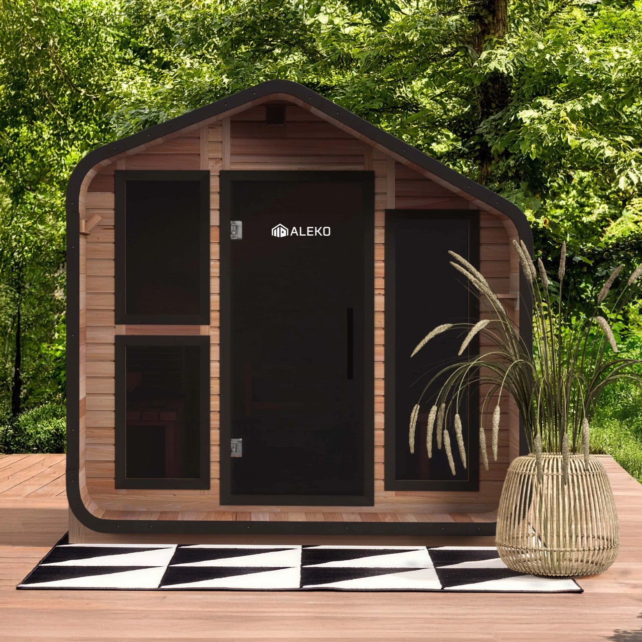 Bluet 6-Person Outdoor Red Cedar Traditional Wet/Dry Sauna with Black Accents