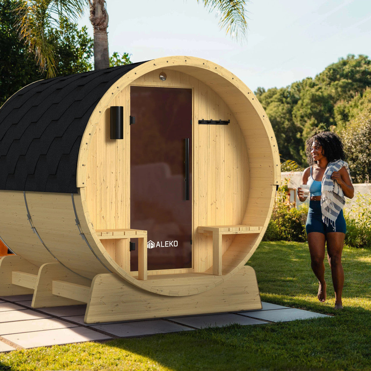 Anemona 6-8 Person Outdoor Finland Pine Traditional Barrel Wet/Dry Sauna with Porch