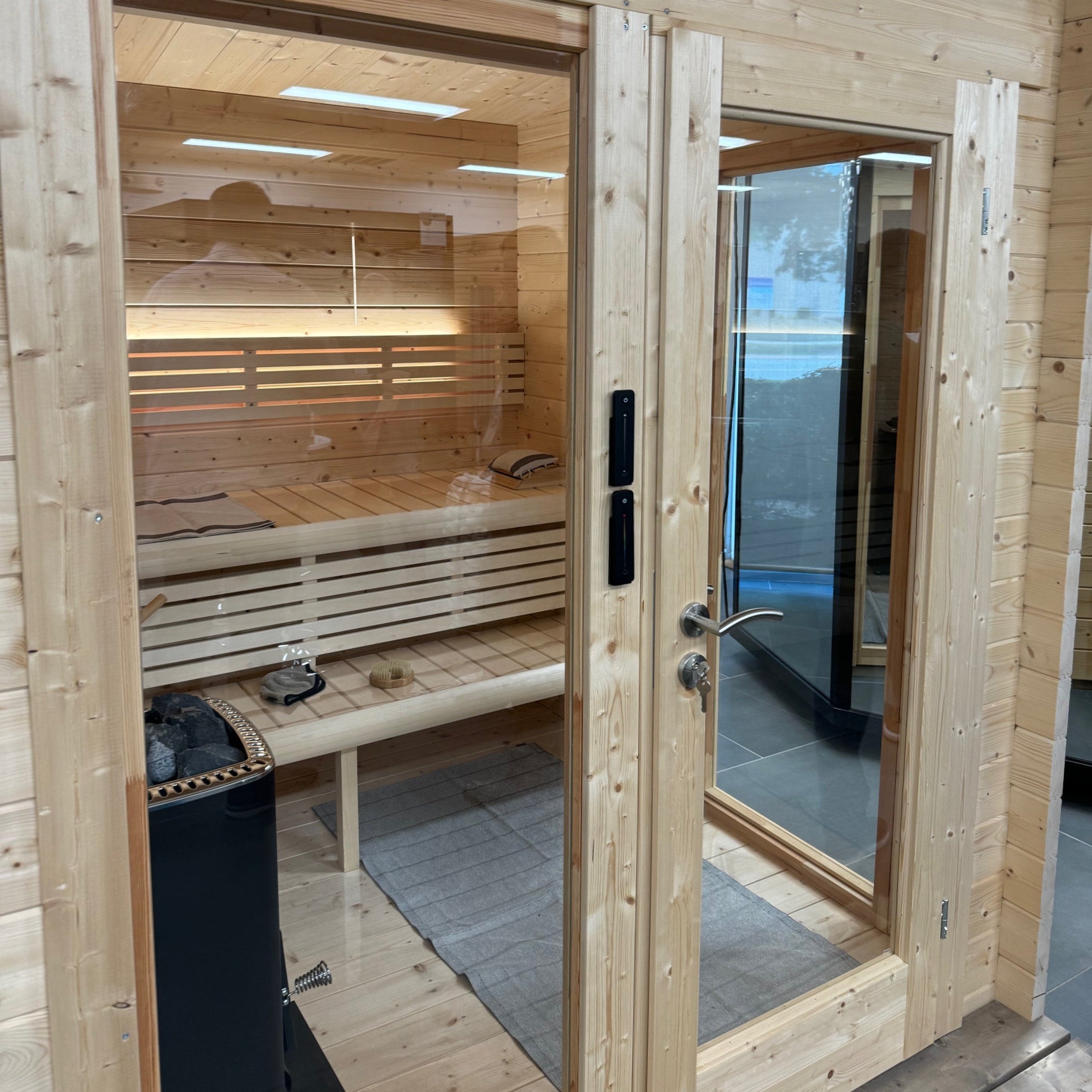 SaunaLife Model G4 6-Person Outdoor Cabin Sauna Kit
