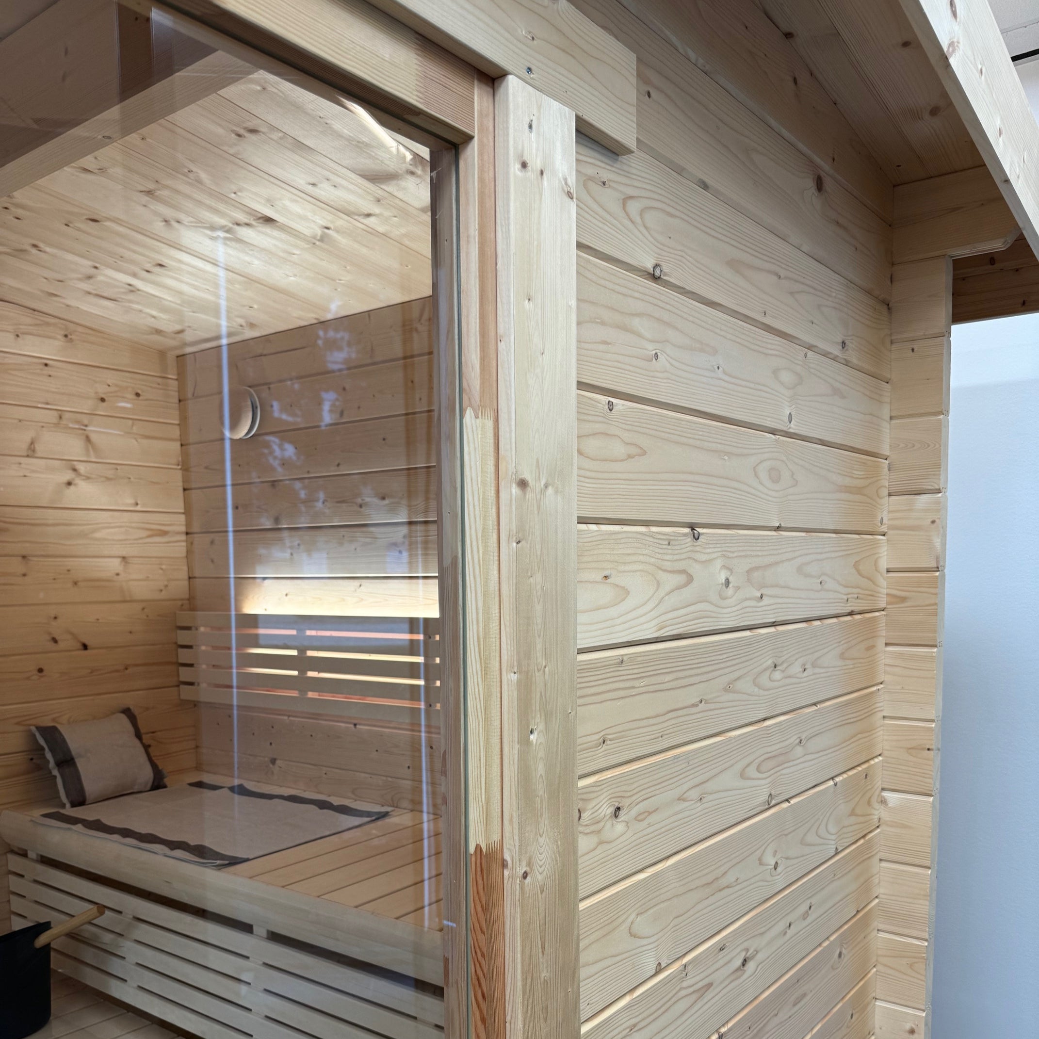 SaunaLife Model G4 6-Person Outdoor Cabin Sauna Kit