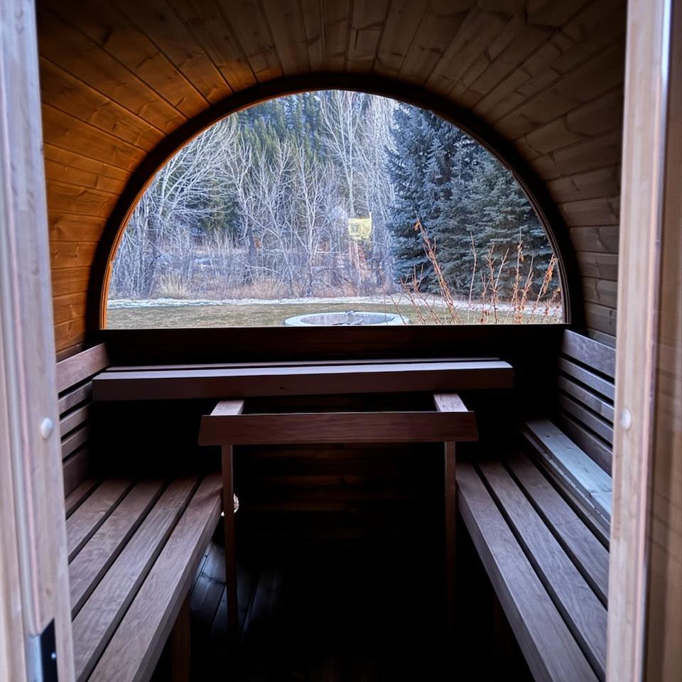 SaunaLife Model E8W 6-Person Outdoor Barrel Sauna